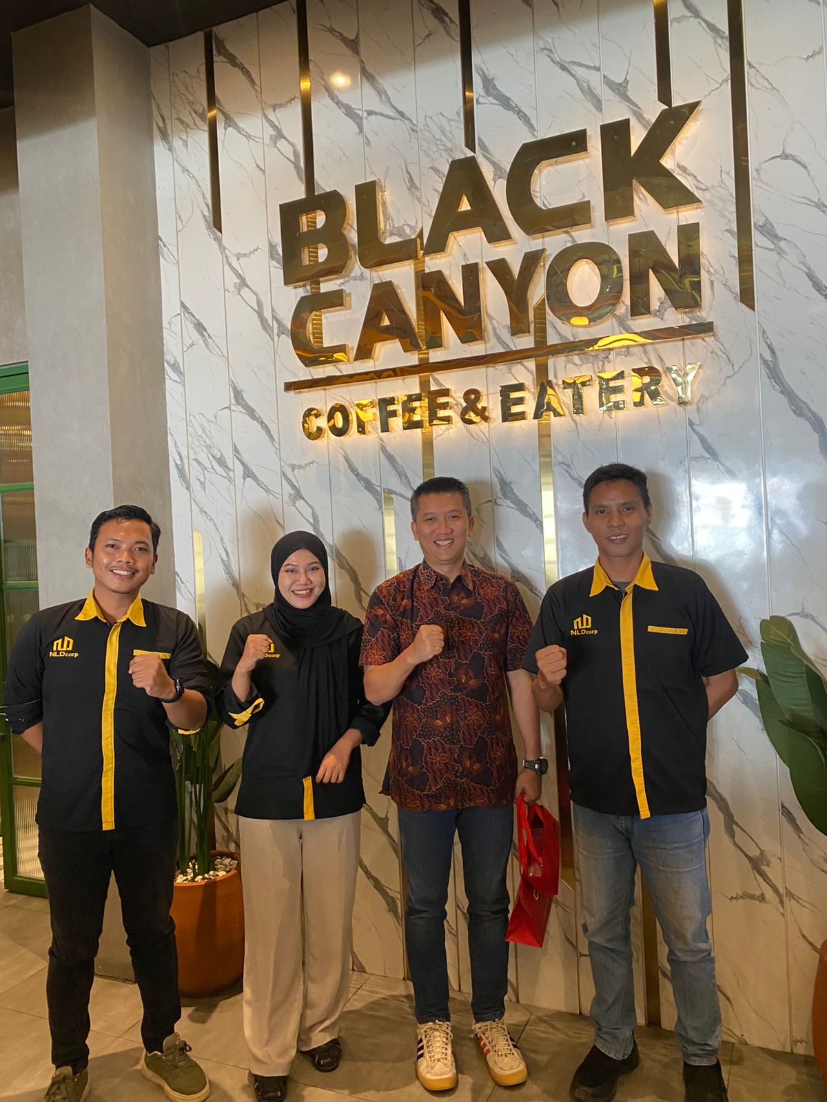 Perpisahan Penuh Makna: Developer Temui Pimpinan Cabang BRI KC Maros, Sulawesi Selatan Sebelum Pindah Tugas 